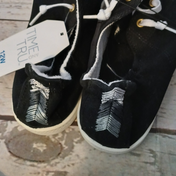 Time and Tru Women's Scrunch Back Sneakers Black Size 12W - Picture 2 of 5